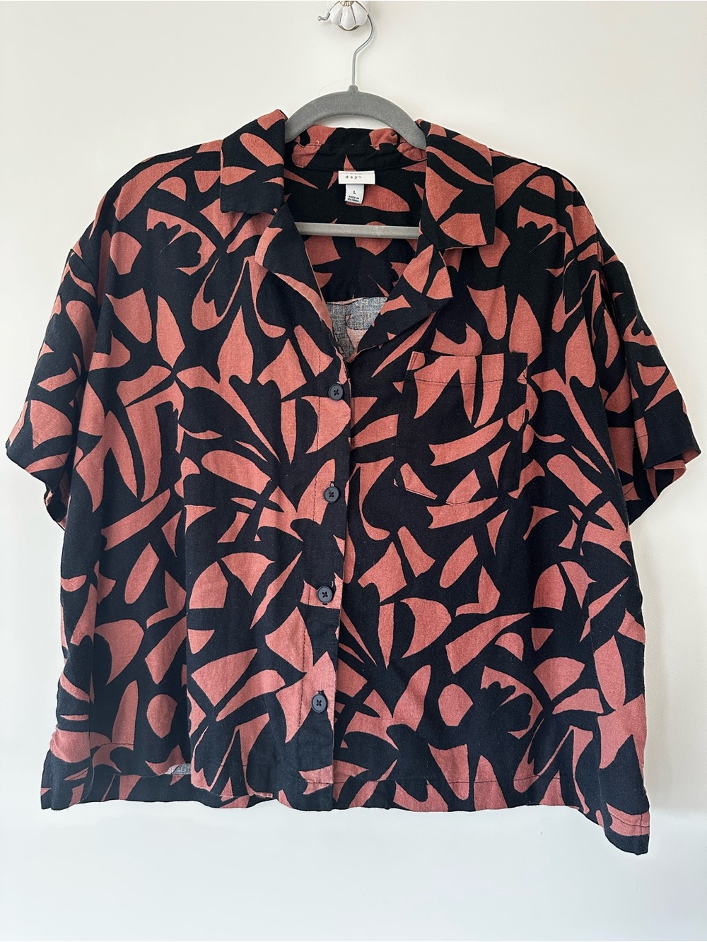 a new day Black & Rust Leaf-Print Short-Sleeve Button-Down Shirt